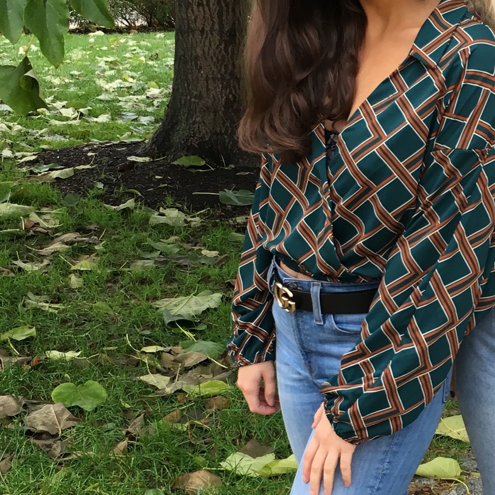Trendy patterned top! - Picture 6 of 6